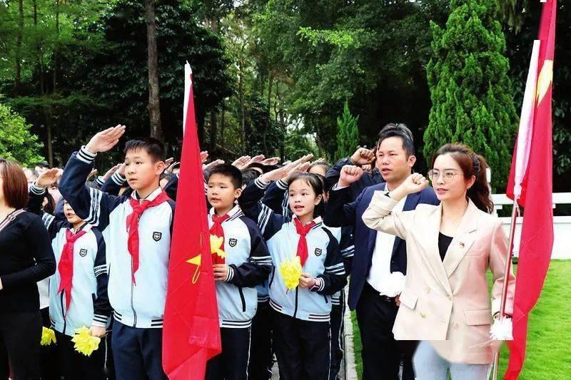 被骗到北京当保安压了身份证不给怎么办?游戏画面